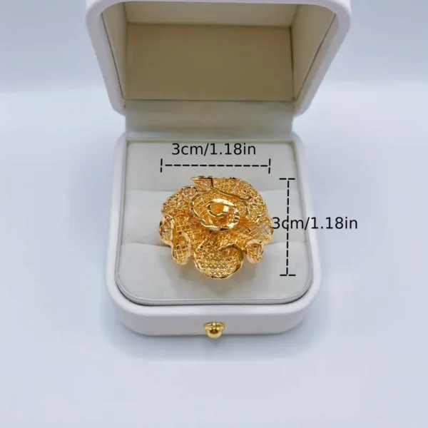 An Exquisite Flower Open Ring - Golden Luxury Copper for Romantic Gifts, designed with a beautiful floral motif, is elegantly showcased in an open white jewelry box adorned with gold accents. Text over the image indicates the ring's dimensions as 3 cm (1.18 inches) in diameter, making it an ideal choice for romantic proposal jewelry.